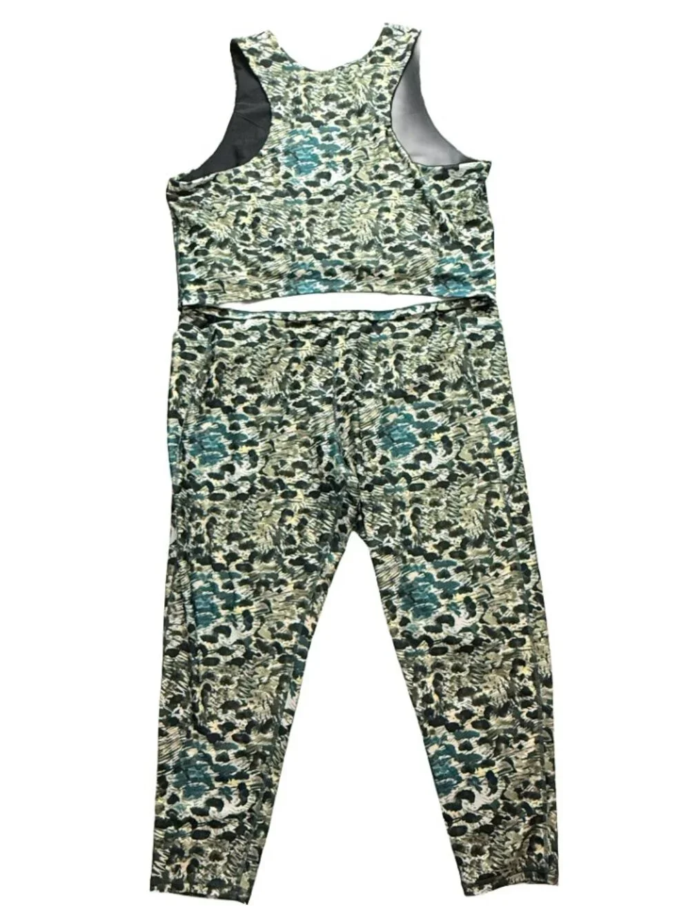 Kinesis Women’s 3X Activewear Set Abstract Print Tank Capri Leggings Plus Size